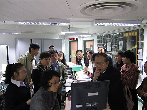 图为培训团参访香港盲人辅导会