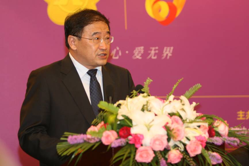 “2010年集善中国行”国际足球邀请赛主办单位之一中国足球协会副主席韦迪讲话