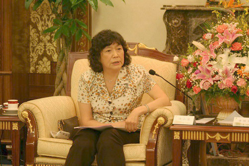 图为中国残联副主席汤小泉出席并讲话