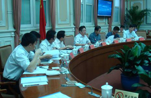北京市副市长丁向阳和市有关部门领导出席康复医学院项目会议