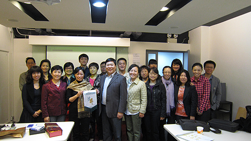 图为培训团赴香港社会服务联会交流学习