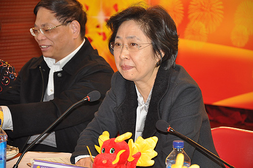图为中国残联党组副书记、常务副理事长王乃坤讲话