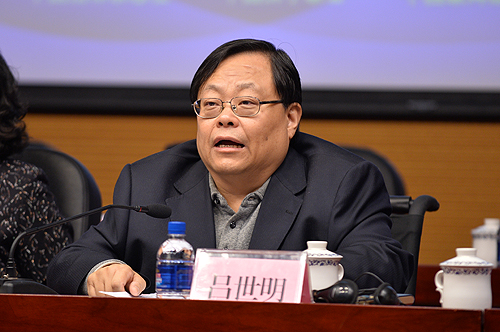 图为吕世明副主席在第十届中国信息无障碍论坛开上致辞
