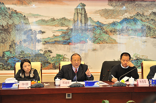 图为邢建绪副理事长在工作会上讲话