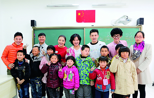 å¾ä¸º2014å¹´ä¸­å¤®çµè§å°å°å¿é¢éä¸»æäººé èãå¨æ´²ãåæ¥åªãéè±ãèéº»ãèµµä¸å¤©æ¢è®¿å©å»é¡¹ç®ç¹