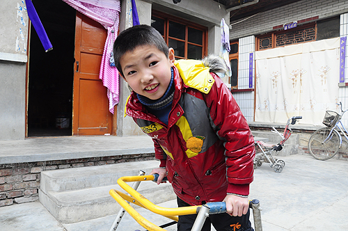 å¾ä¸ºé¡¹ç®åå©äººå­æ°ç¨è¾å·èµ°è·¯