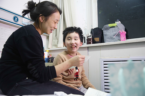 可儿妈妈帮可儿念同学们的书信