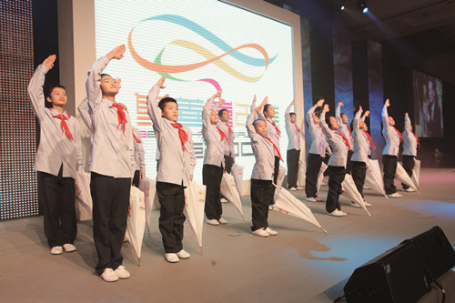 仁寿县特教学校学生表演舞蹈2.JPG